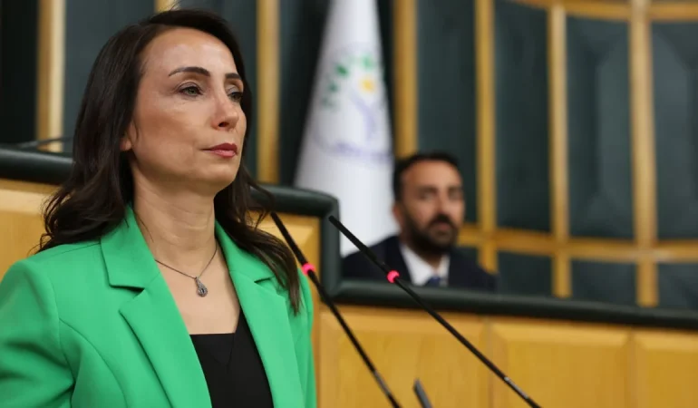 Hatimoğulları: Bir avuç ayrıcalıklı azınlık savaş sürsün istiyor