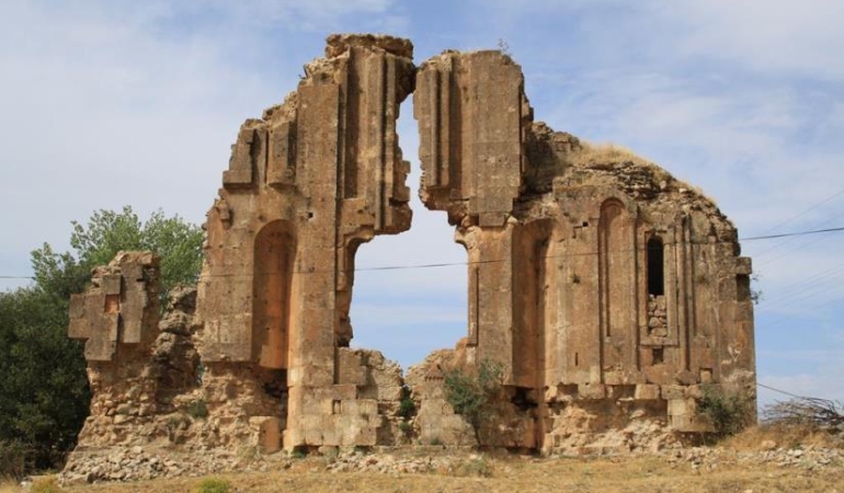 Hozat’taki asırlık Ergen Kilisesi harabeye döndü