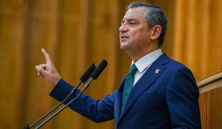 Özel’den Demirtaş ve dokunulmazlıklar özeleştirisi: CHP adına Türkiye’den özür diliyorum