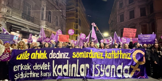 Binlerce kadın Taksim’de buluştu