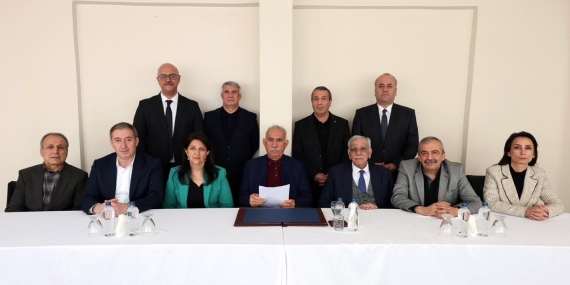 DEM Parti heyeti, Öcalan’ın mesajını duyurdu: Özgün ve bütüncül hukuka dayalı bir barış yasası