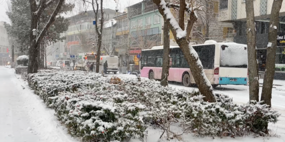 Dersim’de yoğun kar yağışı etkisini sürdürüyor