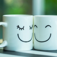 gulen-yuz-kupa-bardak-istanbul