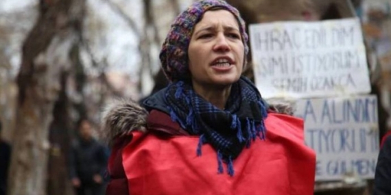 Yargıtay, Nuriye Gülmen’e verilen cezayı bozdu