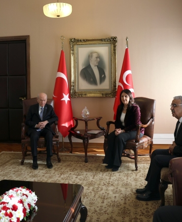 heyet-bahceli-manset