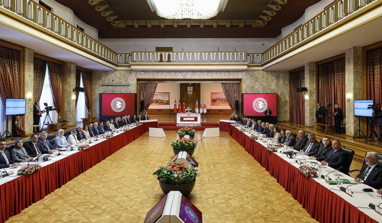 Komisyonda “çözüm raporu” hazırlığı: Kurtulmuş siyasi parti temsilcileri ile görüşecek