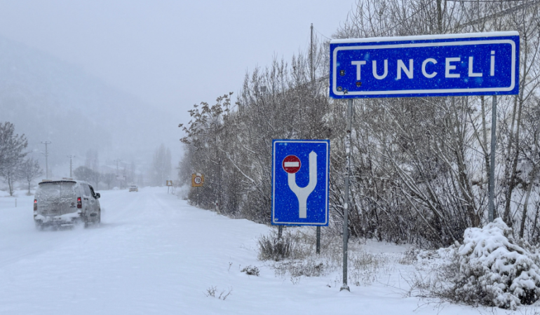 Dersim’de yoğun kar yağışı nedeniyle eğitime 2 gün ara verildi
