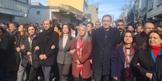 DEM Parti Grup Toplantısı Nusaybin’de yapıldı: “Rojava halkı yalnız değildir”