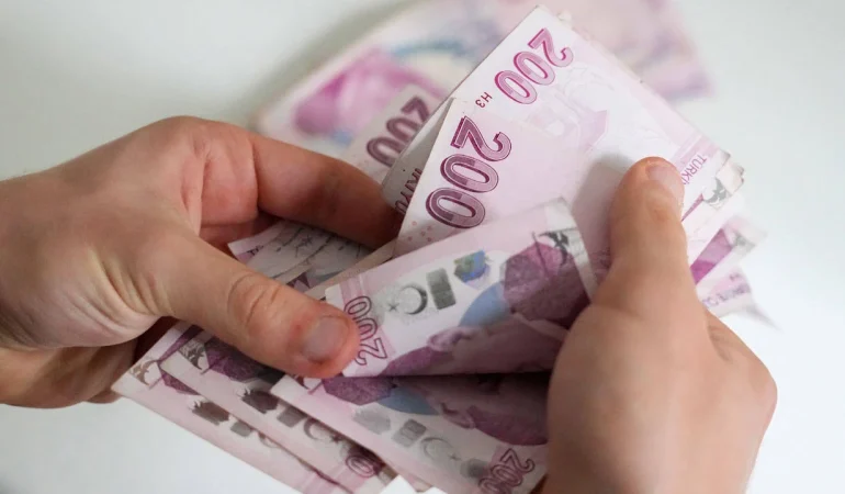 En düşük emekli maaşı 20 bin oldu