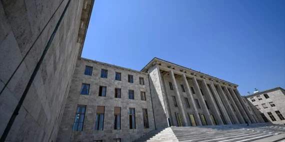 Meclis’te cinsel istismar davası: 4 sanık tahliye edildi