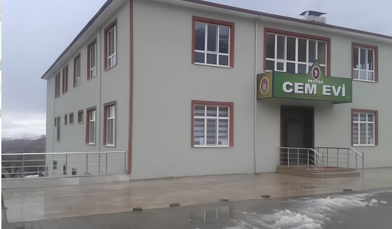 Demokratik Alevi Dernekleri: Pertek Cemevi’nde İftar Düzenlenmesi Kadim İnancımıza Müdahaledir