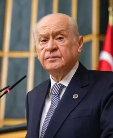 mrk-17-12-2025-bahceli-mitinge-ifade-ozgurulugu-dedi-990x556.jpeg