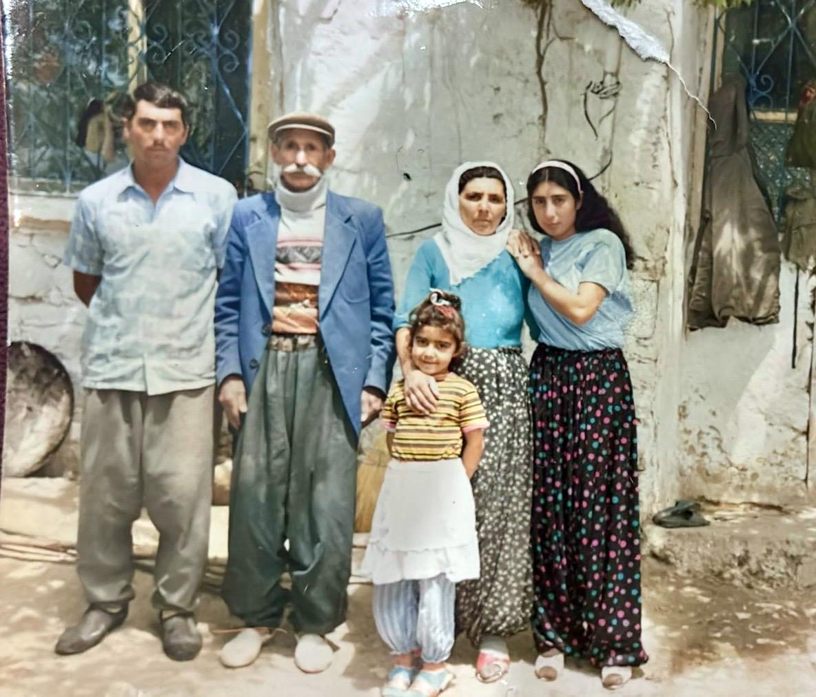 Ben de jî buradayım öğretmenim