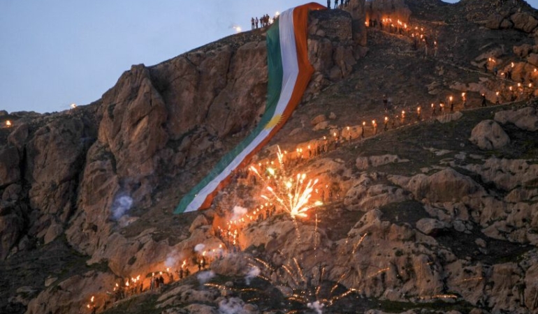 Newroz’un başkenti Akre’de görkemli Newroz yürüyüşü