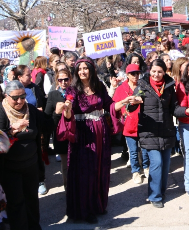 dersim-8-mart-2026-kadin-mitingi-44-scaled