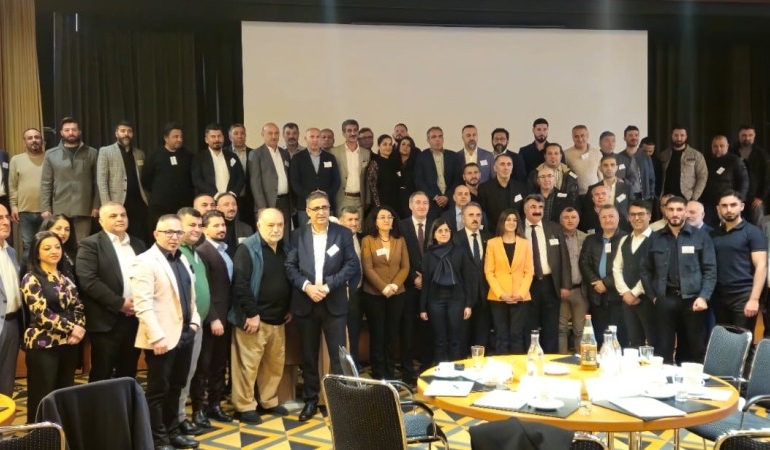 Bakırhan Almanya’da Kürt işverenlerle buluştu