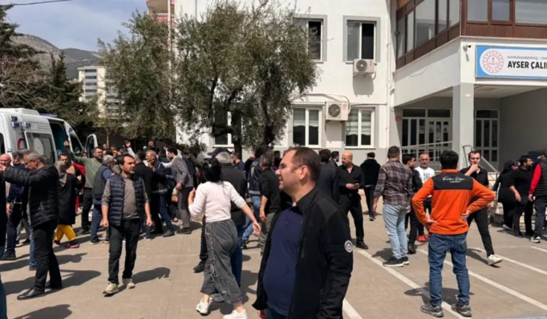 Kahramanmaraş’ta bir ortaokula silahlı saldırı: 4 kişi yaşamını yitirdi, onlarca yaralı var, ölü sayısının artmasından endişe ediliyor