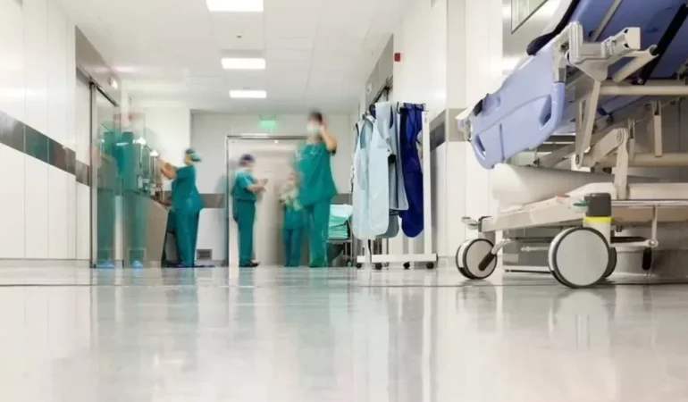 23 Nisan hastaneler ve aile hekimleri çalışıyor mu, eczaneler açık mı?