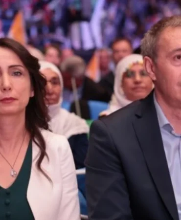 dem-parti-de-bayram-trafigi-es-genel-baskanlar-liderlerle-gorustu.webp.webp