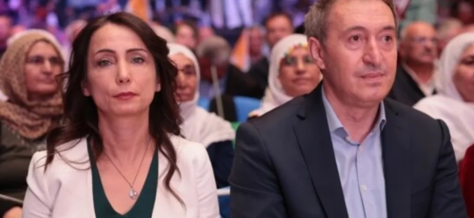 dem-parti-de-bayram-trafigi-es-genel-baskanlar-liderlerle-gorustu.webp.webp