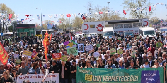 Kadıköy’de Dersim İçin Yürüyüş: Doğa Talanına Geçit Vermeyeceğiz