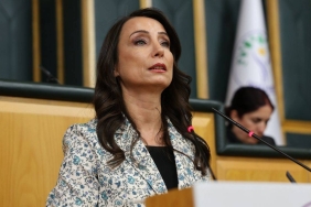 12-45-tulay-hatimogullari-partisinin-grup-toplantisinda-konusuyor.jpg