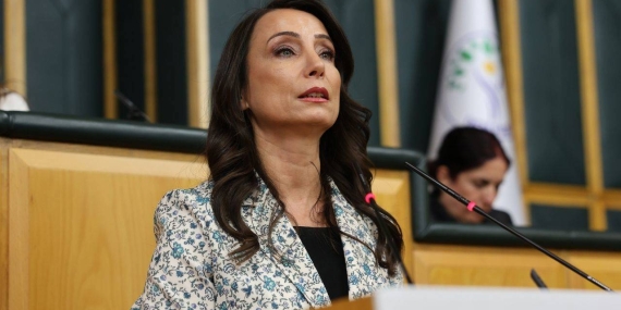 Tülay Hatimoğulları, Kurtulmuş’u süreç için göreve çağırdı: Meclis’in başında durun ve raporun yasalaşması için itici güç olun