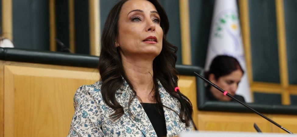 12-45-tulay-hatimogullari-partisinin-grup-toplantisinda-konusuyor.jpg