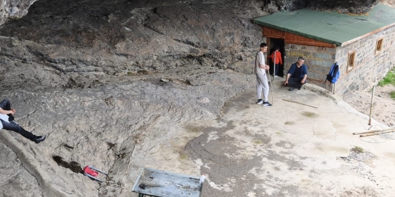 Düzgün Bava Cemevi’nden “Kutsala Saldırı” Tepkisi: Suç Duyurusu Yapıldı, Soruşturma Başlatıldı