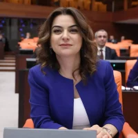 gulistan-kocyigit-turkiye-de-buyuk-bir-degisimin-kapisi-aralandi-2-1260x840.jpg