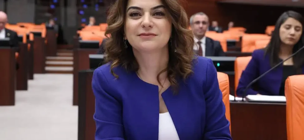 gulistan-kocyigit-turkiye-de-buyuk-bir-degisimin-kapisi-aralandi-2-1260x840.jpg
