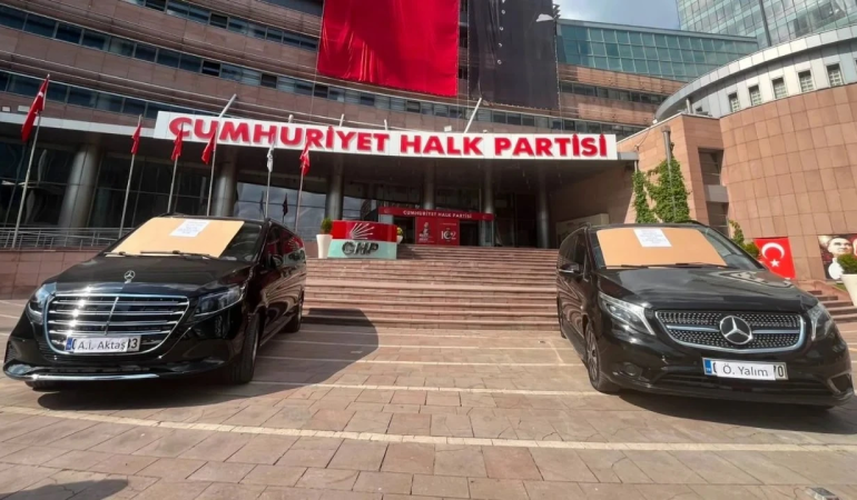 Özgür Özel Cephesinden ‘Satılık Haram Araç’ Yanıtı: ‘Kılıçdaroğlu 1,5 Sene Kullandı’