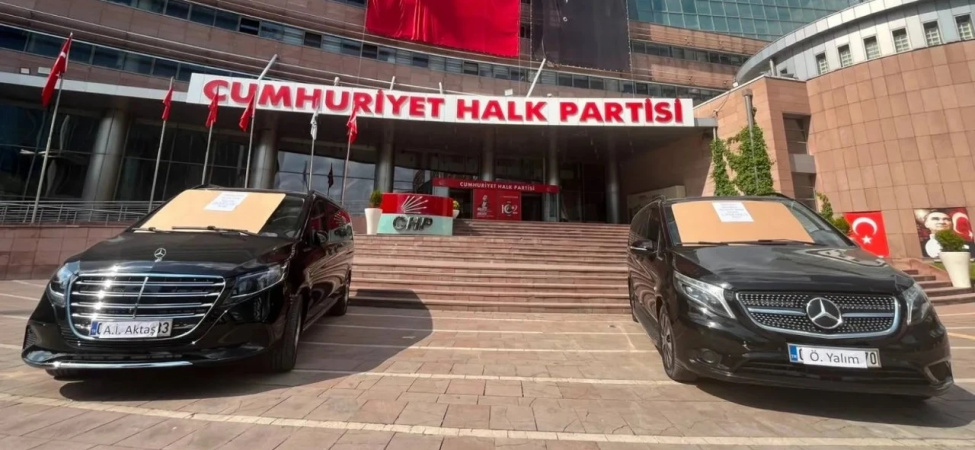 ozel-cephesinden-satilik-haram-arac-yaniti-kilicdaroglu-15-sene-kullandi-fhos.png
