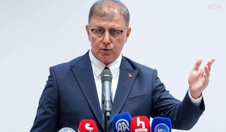 İzmir Büyükşehir Belediye Başkanı Cemil Tugay CHP’den istifa etti