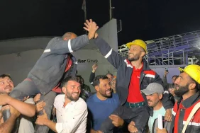27-gundur-direniste-olan-ozsen-madencilik-iscileri-kazandi-madenciler-yeryuzune-cikti.webp.webp