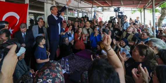 Özgür Özel, Erdoğan’a seslendi: Sen partiyi alabilirsin, ben milletin gönlündeyim