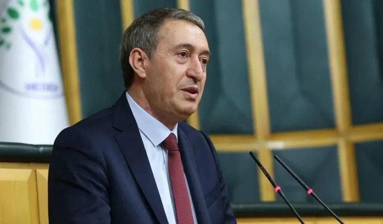 Bakırhan’dan TBMM’ye çerçeve yasa çağrısı: Zemin eşit yurttaşlık, çatı demokratik cumhuriyet