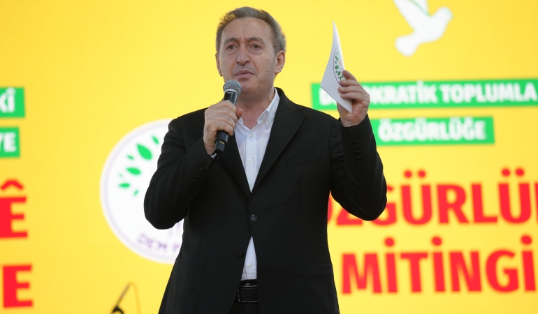 Bakırhan: Çerçeve yasa eşit yurttaşlığın ve özgür yaşamın kapısını açmalıdır