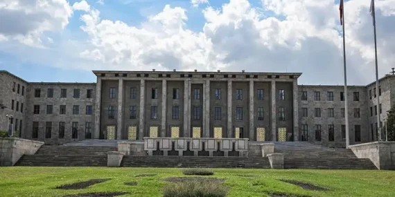 CHP’de ihracı istenen isimler Meclis komisyonlarından çıkarıldı