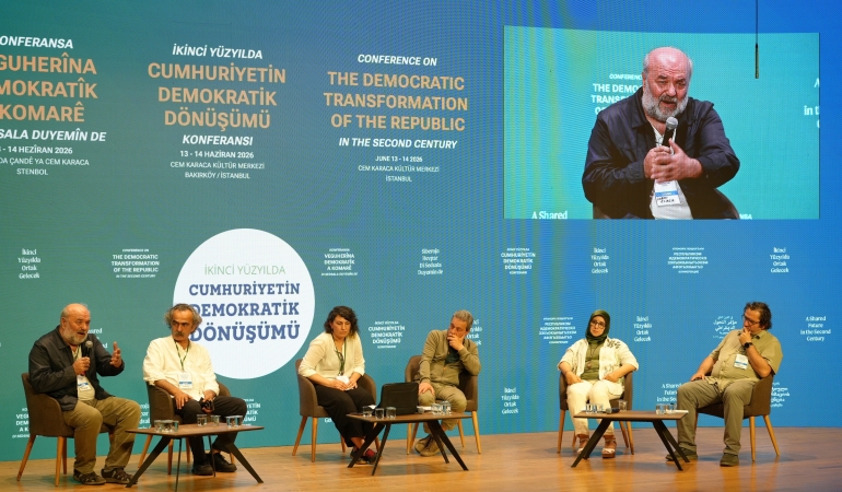 Konferansta ilk gün sona erdi: ‘Kimin Cumhuriyeti, Nasıl Bir Gelecek?’ forumu yapıldı
