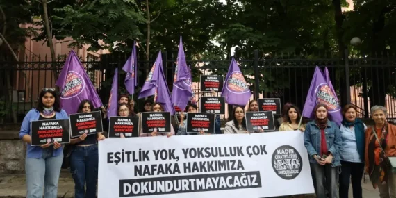 AYM’nin nafaka kararı protesto edildi