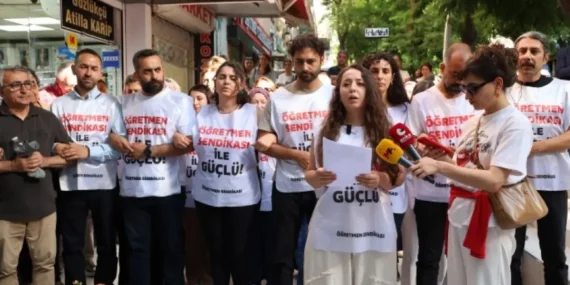 Öğretmenler eyleme ara verdi