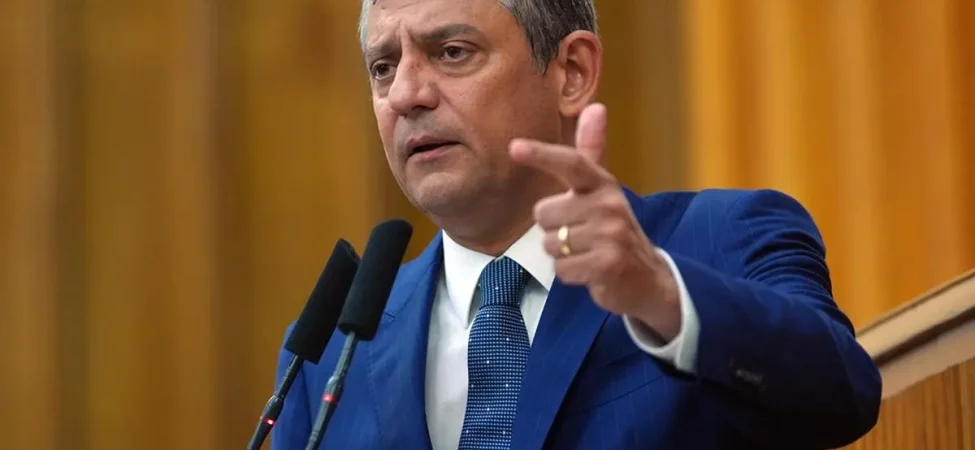 ozgur-ozel-ilk-kez-acikladi-yeni-bir-parti-var-19904529_5447_amp.webp.webp