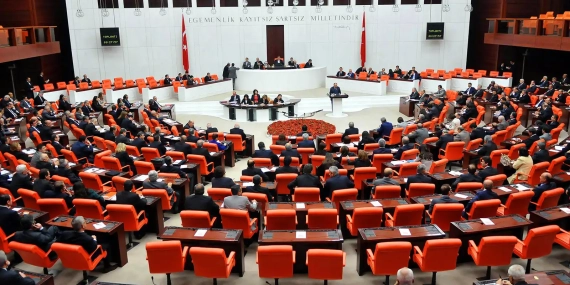 ‘Çerçeve yasa’ Meclis’te AKP milletvekillerinin imzasına açıldı