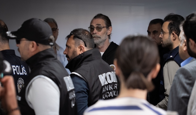Etimesgut Belediyesi’ne operasyon: Erdal Beşikçioğlu gözaltına alındı