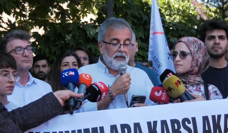 Bilgi Üniversitesi’nde işine son verilen Prof. Dr. Bülent Bilmez: “Adım bile anılmadan kovulmanın asıl nedeni söylenmiyor”