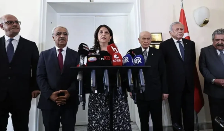 İmralı Heyeti, Bahçeli ile bir araya geldi