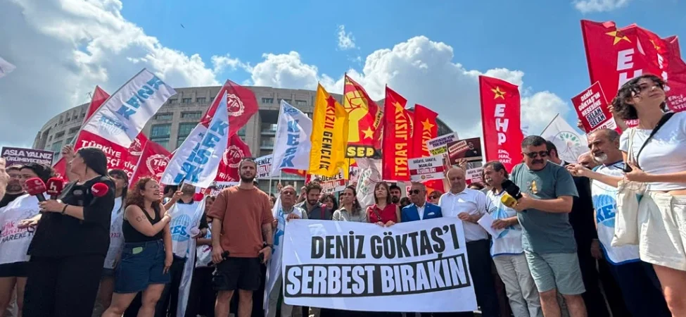 komedyen-deniz-goktas-adliyeye-sevk-edildi-cok-sayida-yurttas-destek-icin-caglayan-da-2.webp.webp