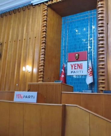 yeni-parti-grup-toplantisi.webp.webp