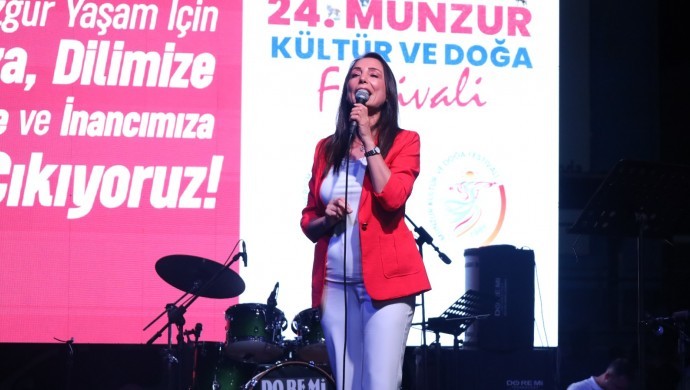690x390cc-drsm-01-08-2026-tulay-hatimogullari-munzur-festivalinde-konustu_1-690x390.jpeg